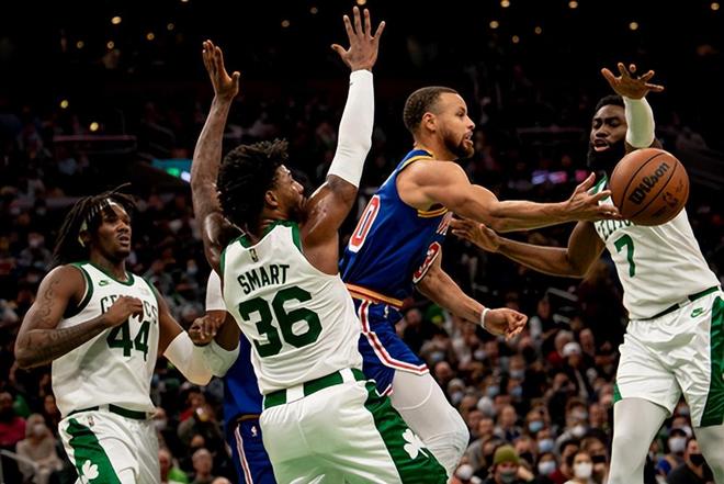 关于凯尔特人回归首秀大放异彩，库里主场球迷高呼名字的信息-爱游戏平台体验